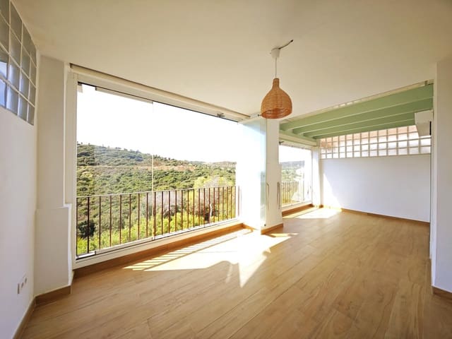 2 soveværelse Lejlighed til salg i La Alcaidesa med swimmingpool - € 325.000 (Ref: 9262624)