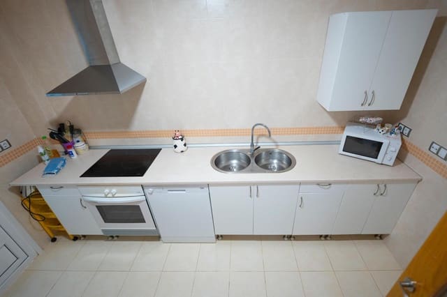 2 bedroom Flat for sale in La Línea de la Concepción with pool - € 190,000 (Ref: 9287737)