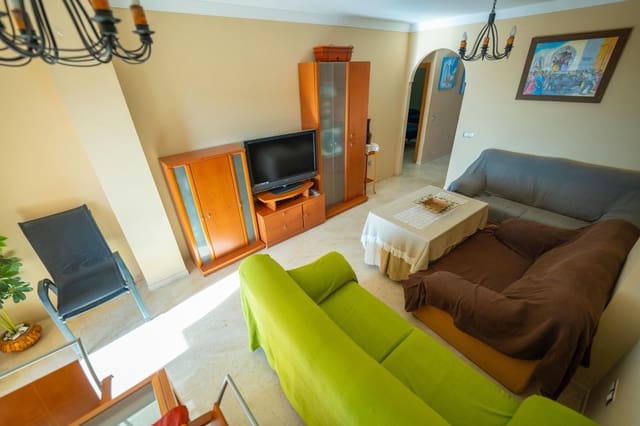 2 bedroom Flat for sale in La Línea de la Concepción with pool - € 190,000 (Ref: 9287737)