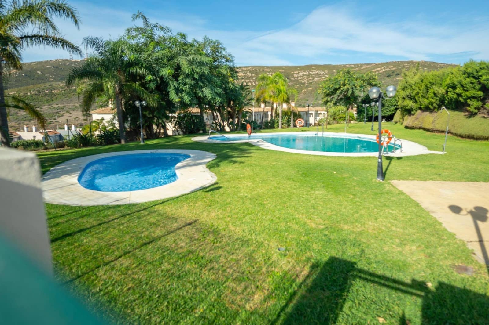 2 sypialnia Mieszkanie na sprzedaż w La Linea de la Concepcion z basenem - 190 000 € (Ref: 9287737)