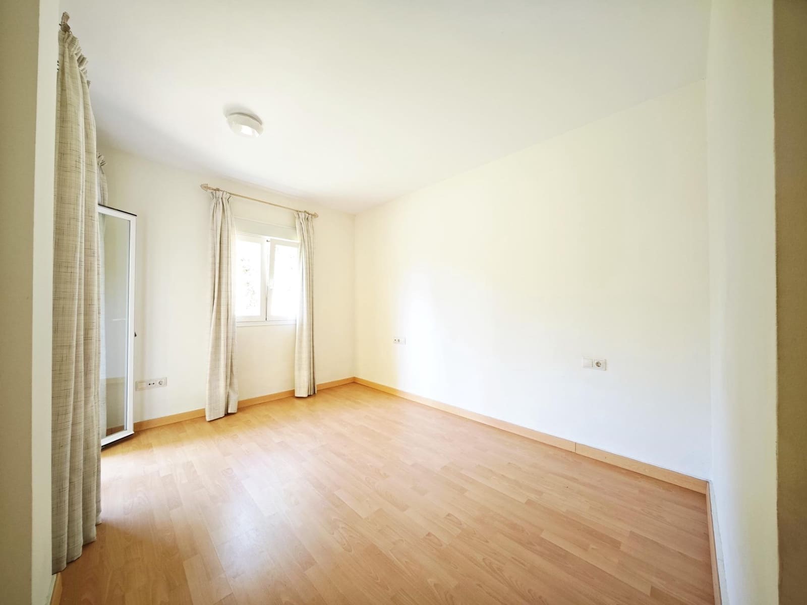 2 slaapkamer Appartement te koop in Pueblo Nuevo de Guadiaro met zwembad - € 355.000 (Ref: 9297931)