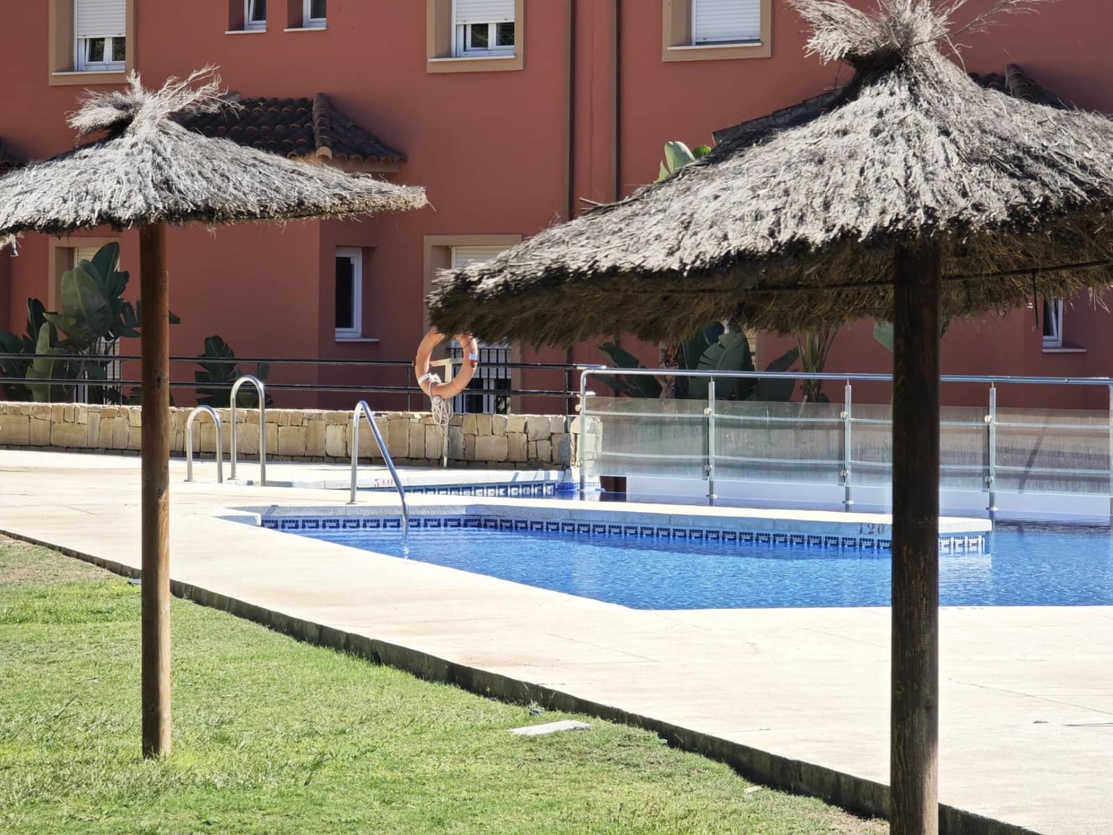 2 slaapkamer Appartement te koop in Pueblo Nuevo de Guadiaro met zwembad - € 355.000 (Ref: 9297931)