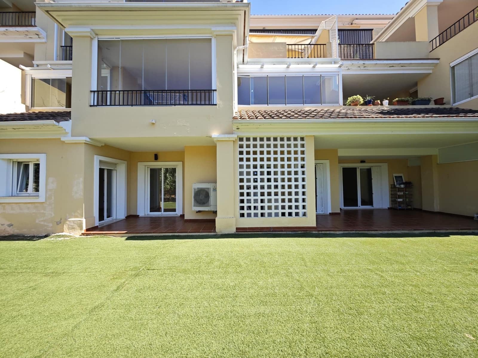 2 slaapkamer Appartement te koop in Pueblo Nuevo de Guadiaro met zwembad - € 355.000 (Ref: 9297931)