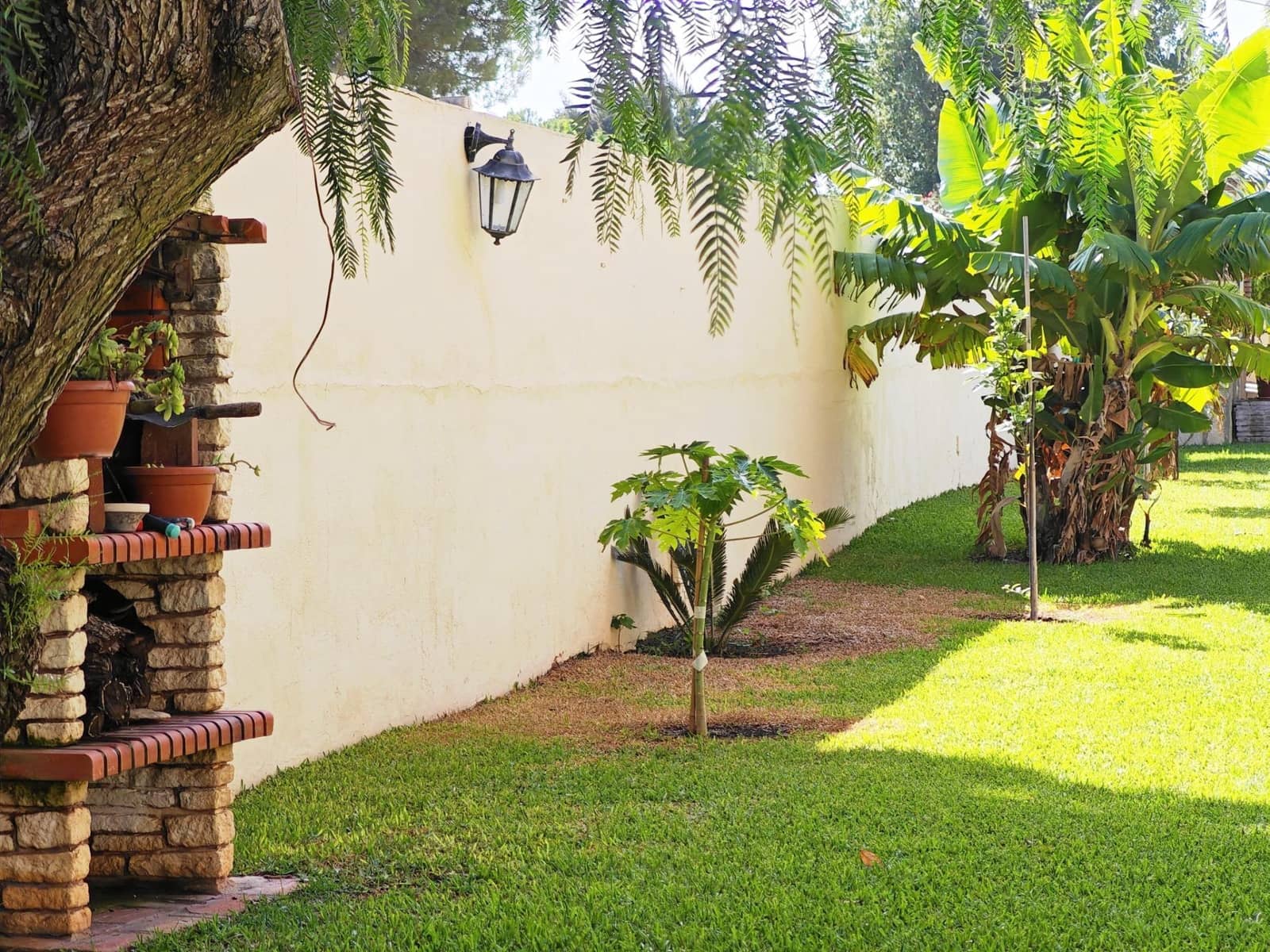 4 makuuhuone Huvila myytävänä paikassa La Linea de la Concepcion mukana 
autotalli - 750 000 € (Ref: 9312903)