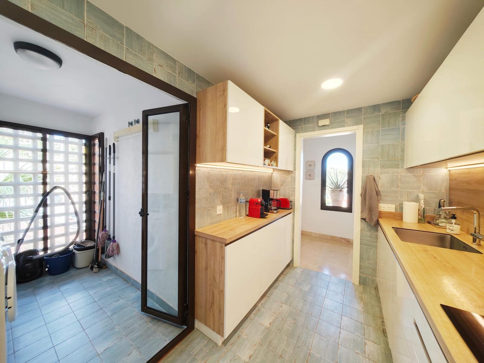 3 bedroom Penthouse for sale in Manilva with pool garage - € 529,000 (Ref: 9338064)
