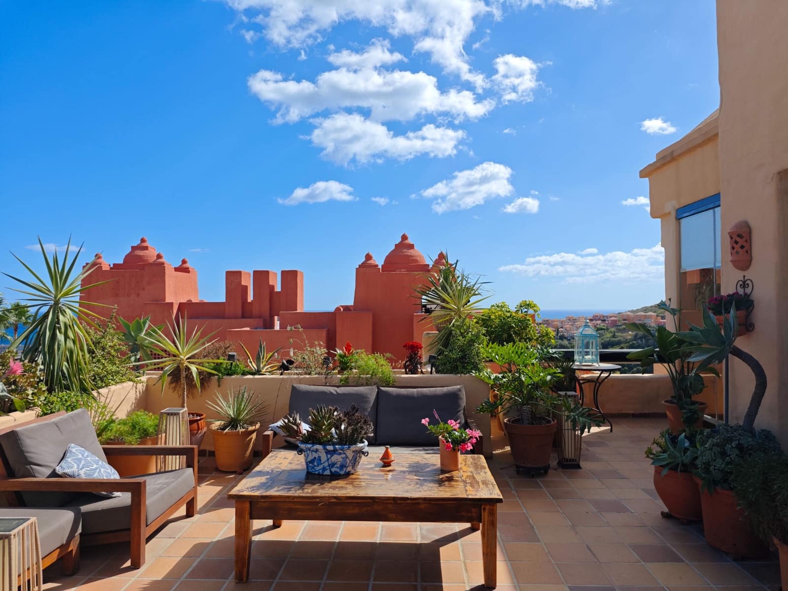 3 bedroom Penthouse for sale in Manilva with pool garage - € 529,000 (Ref: 9338064)