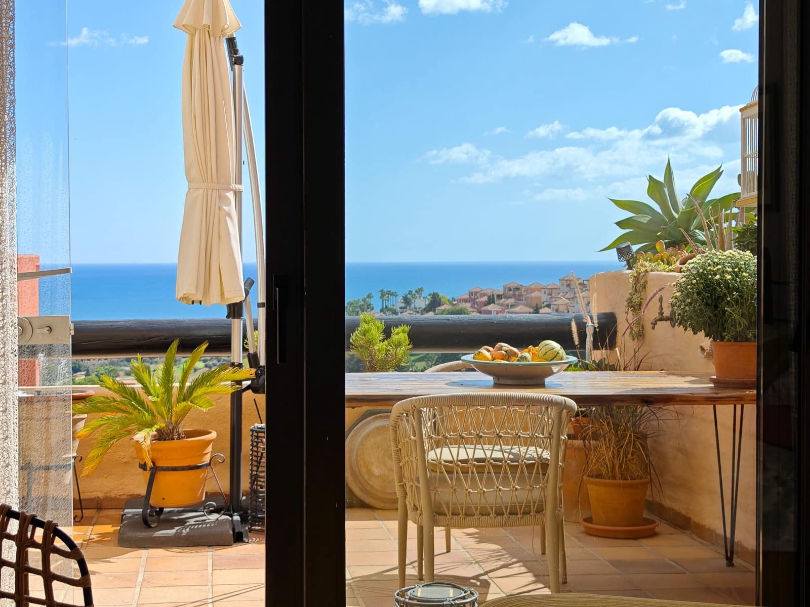 3 bedroom Penthouse for sale in Manilva with pool garage - € 529,000 (Ref: 9338064)