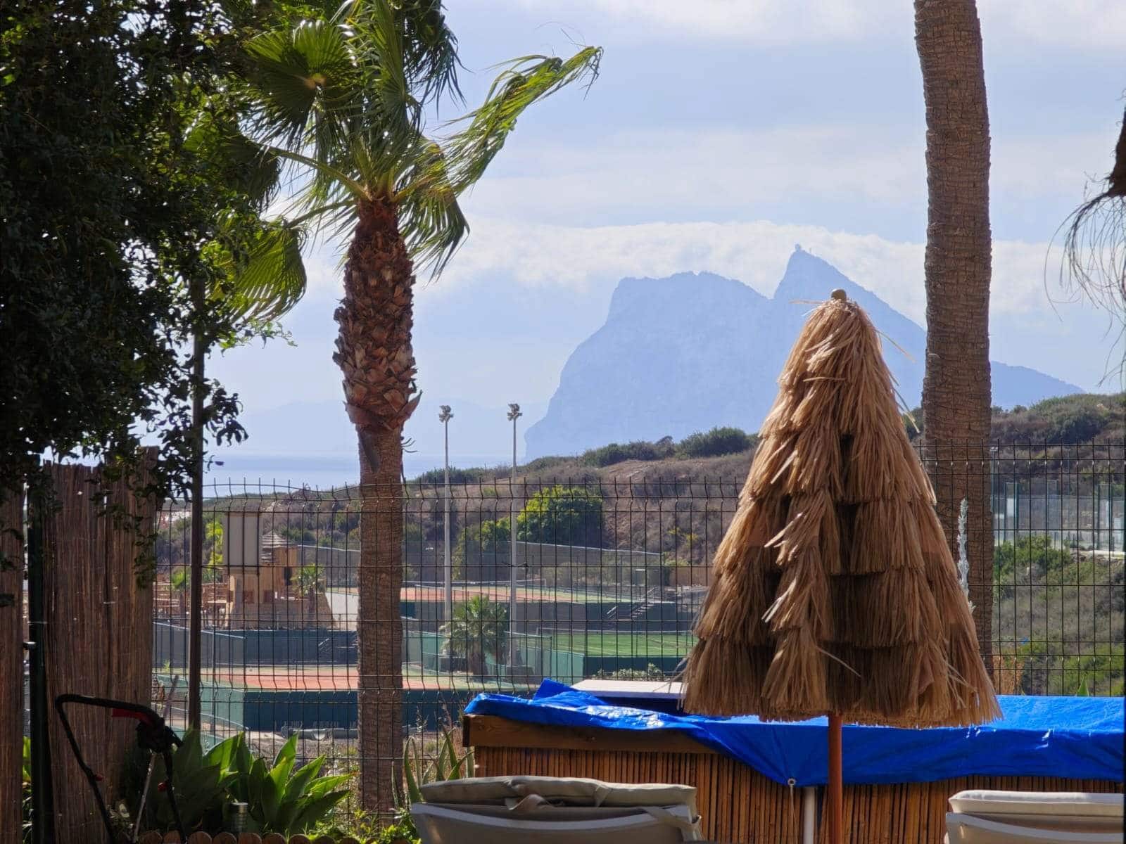 4 chambre Villa/Maison Mitoyenne à vendre à La Linea de la Concepcion avec piscine garage - 560 000 € (Ref: 9374671)