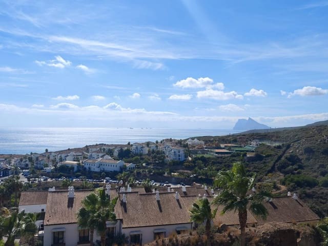 4 bedroom Terraced Villa for sale in La Línea de la Concepción with pool garage - € 560,000 (Ref: 9374671)