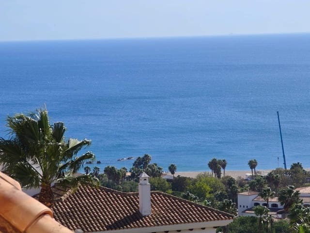 4 bedroom Terraced Villa for sale in La Línea de la Concepción with pool garage - € 560,000 (Ref: 9374671)