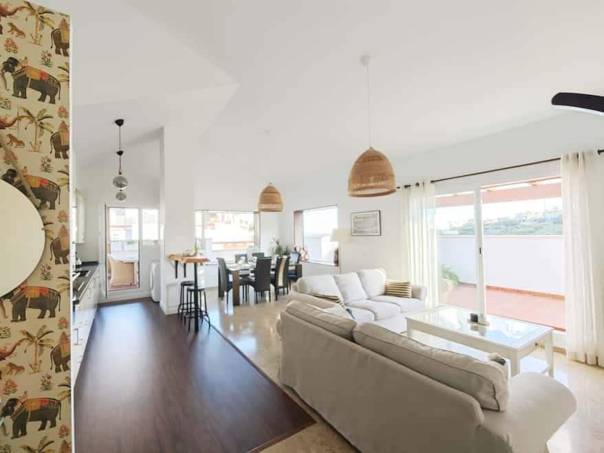 2 slaapkamer Penthouse te koop in La Alcaidesa met zwembad garage - € 365.000 (Ref: 9402782)