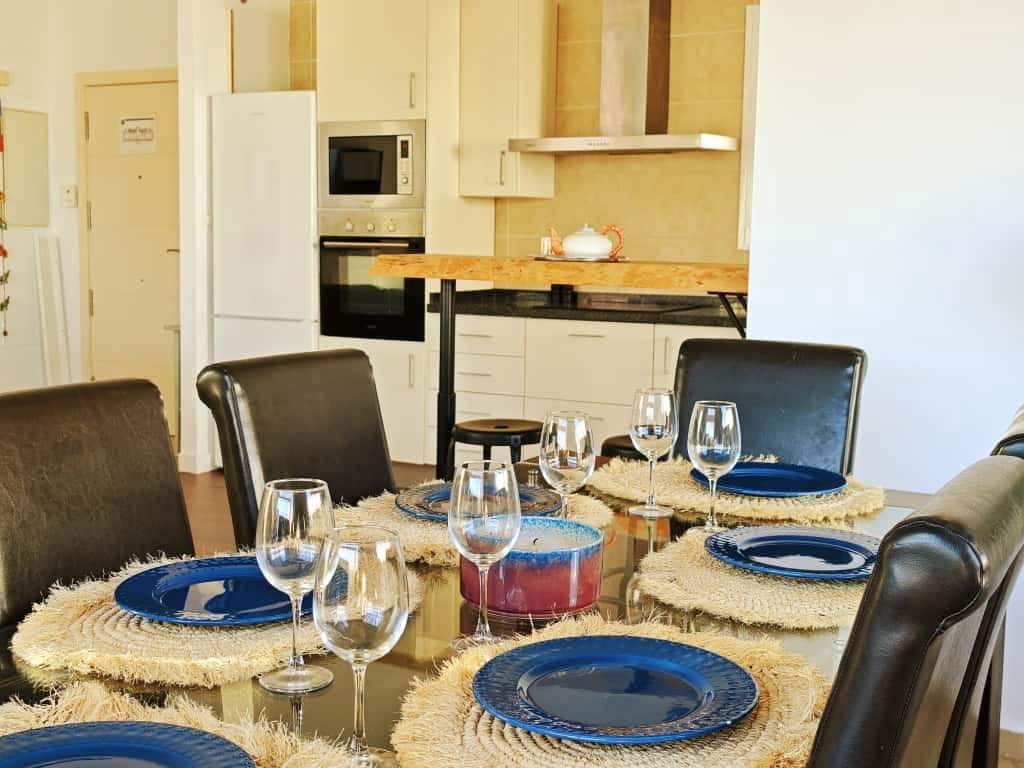 2 slaapkamer Penthouse te koop in La Alcaidesa met zwembad garage - € 365.000 (Ref: 9402782)