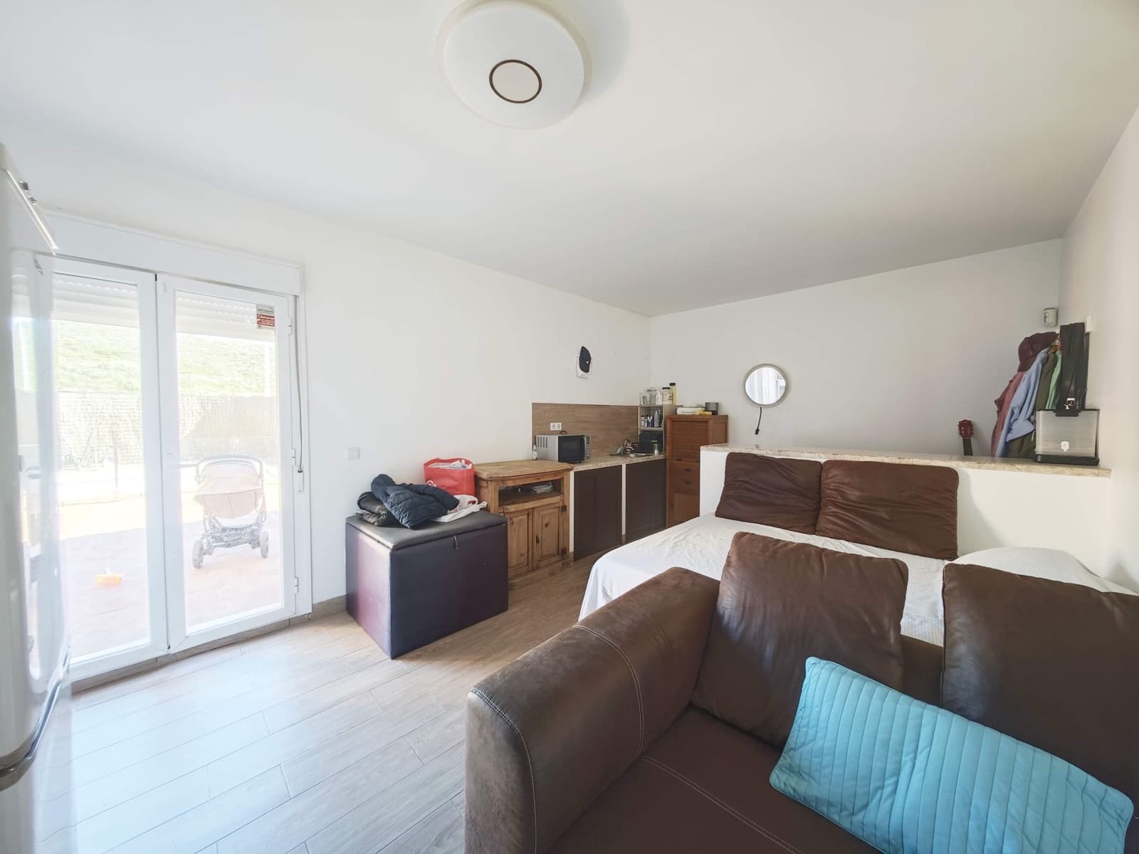 5 sypialnia Dom szeregowy na sprzedaż w La Linea de la Concepcion z basenem - 270 000 € (Ref: 9402783)