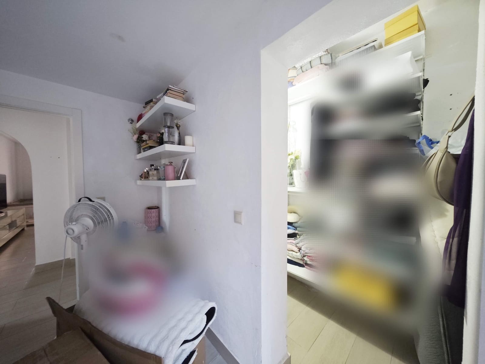 5 sypialnia Dom szeregowy na sprzedaż w La Linea de la Concepcion z basenem - 270 000 € (Ref: 9402783)