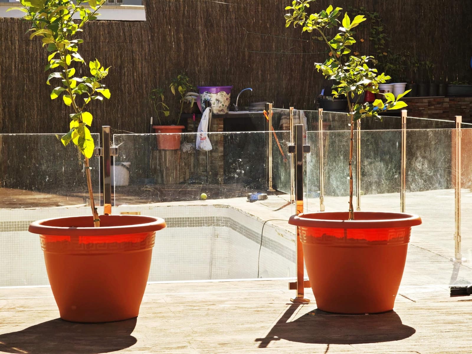 5 sypialnia Dom szeregowy na sprzedaż w La Linea de la Concepcion z basenem - 270 000 € (Ref: 9402783)