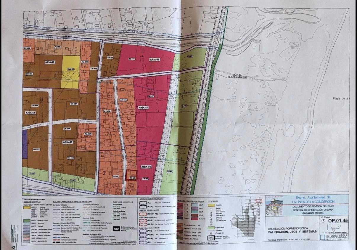 3 soveværelse Villa til salg i La Linea de la Concepcion med swimmingpool garage - € 395.000 (Ref: 9407832)