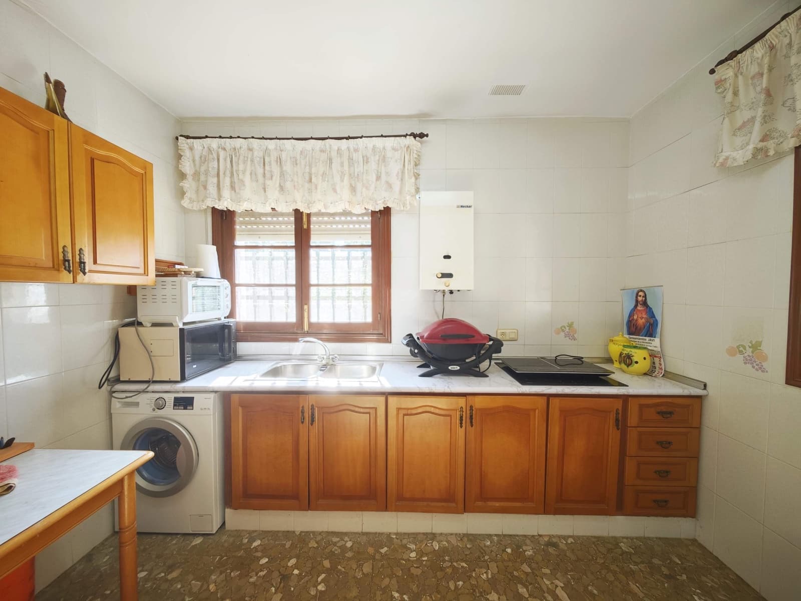 3 soveværelse Villa til salg i La Linea de la Concepcion med swimmingpool garage - € 395.000 (Ref: 9407832)