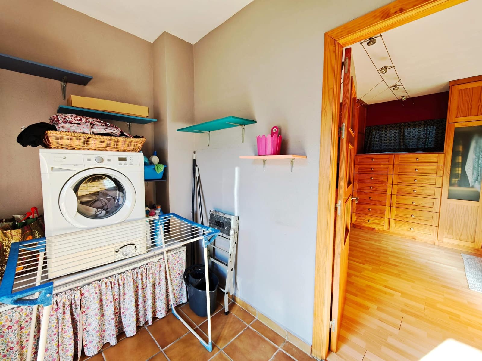 3 bedroom Semi-detached Villa for sale in Algeciras with pool garage - € 350,000 (Ref: 9407833)