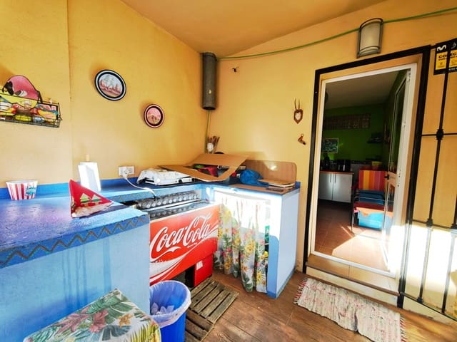 3 bedroom Semi-detached Villa for sale in Algeciras with pool garage - € 350,000 (Ref: 9407833)