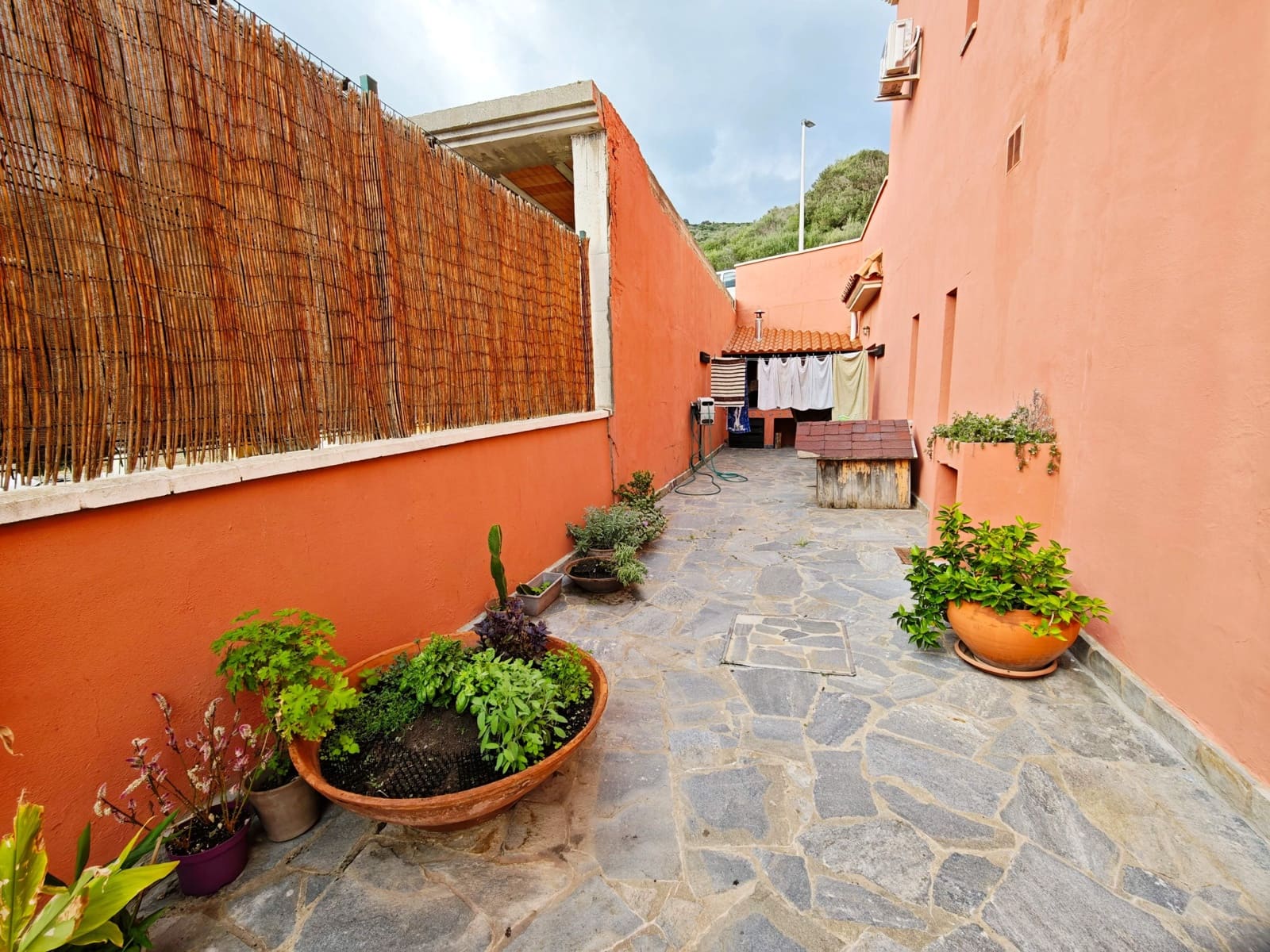 4 soveværelse Villa til salg i Algeciras med swimmingpool - € 650.000 (Ref: 9407983)