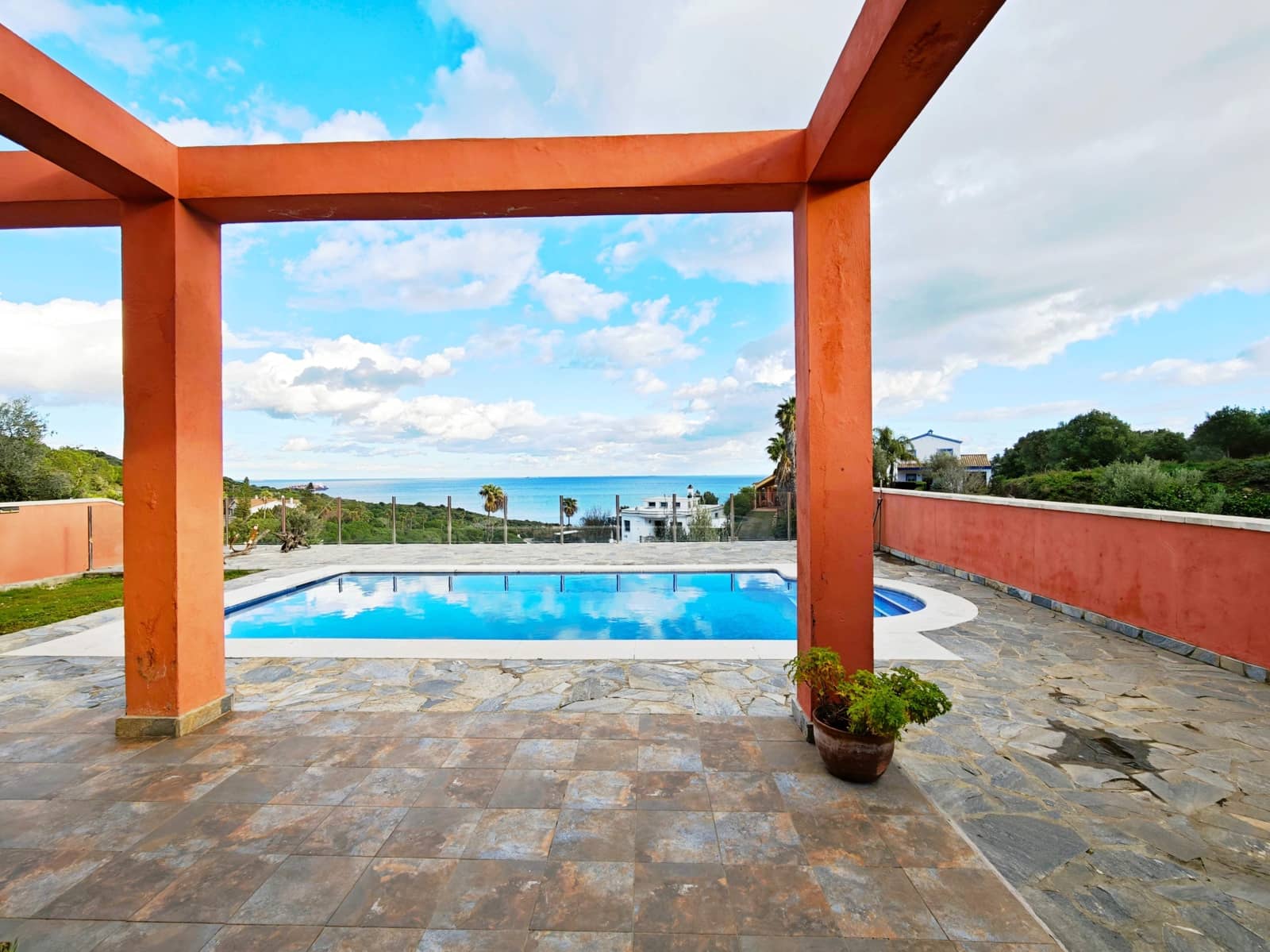4 slaapkamer Villa te koop in Algeciras met zwembad - € 640.000 (Ref: 9407983)