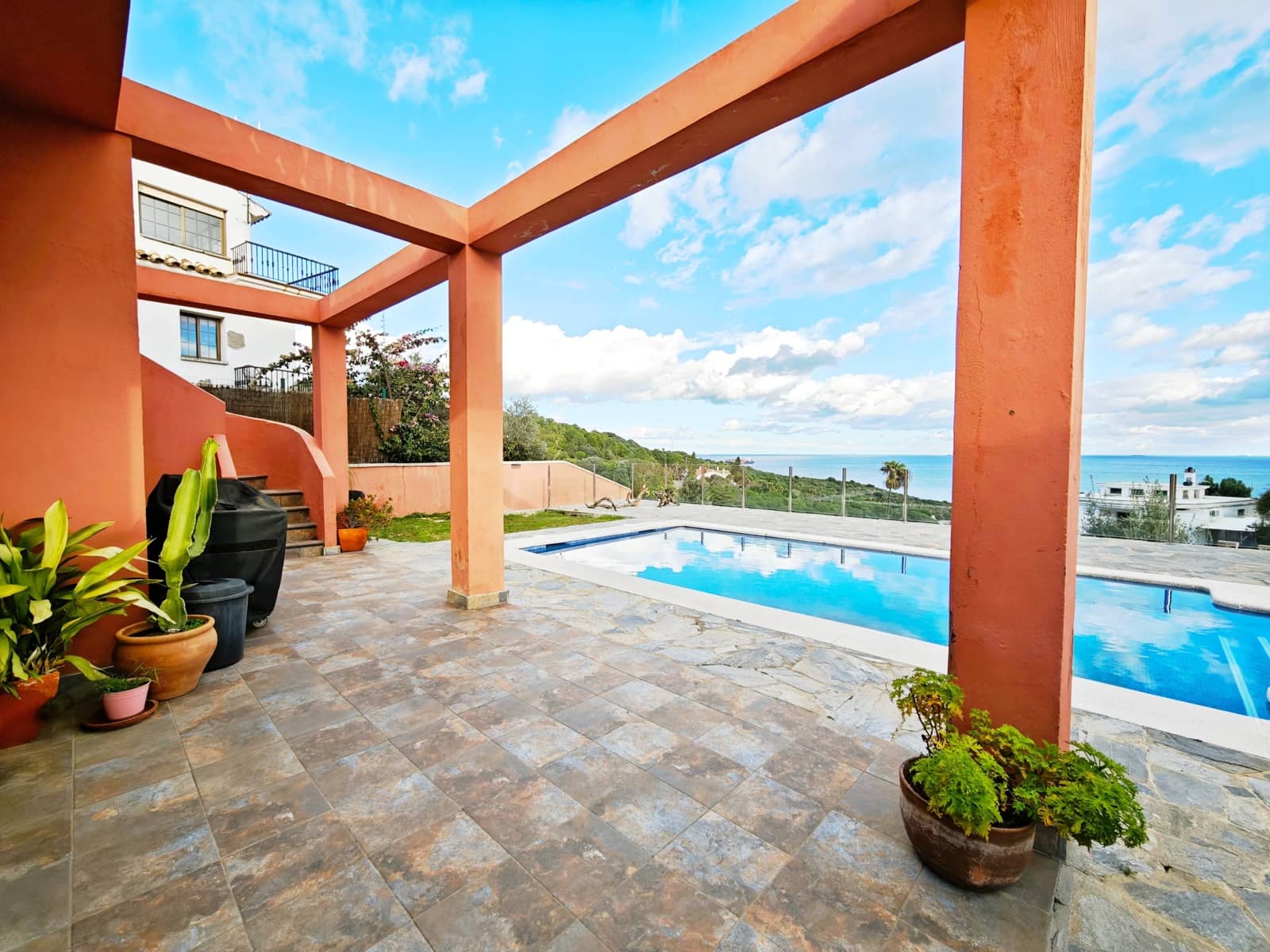 4 slaapkamer Villa te koop in Algeciras met zwembad - € 640.000 (Ref: 9407983)