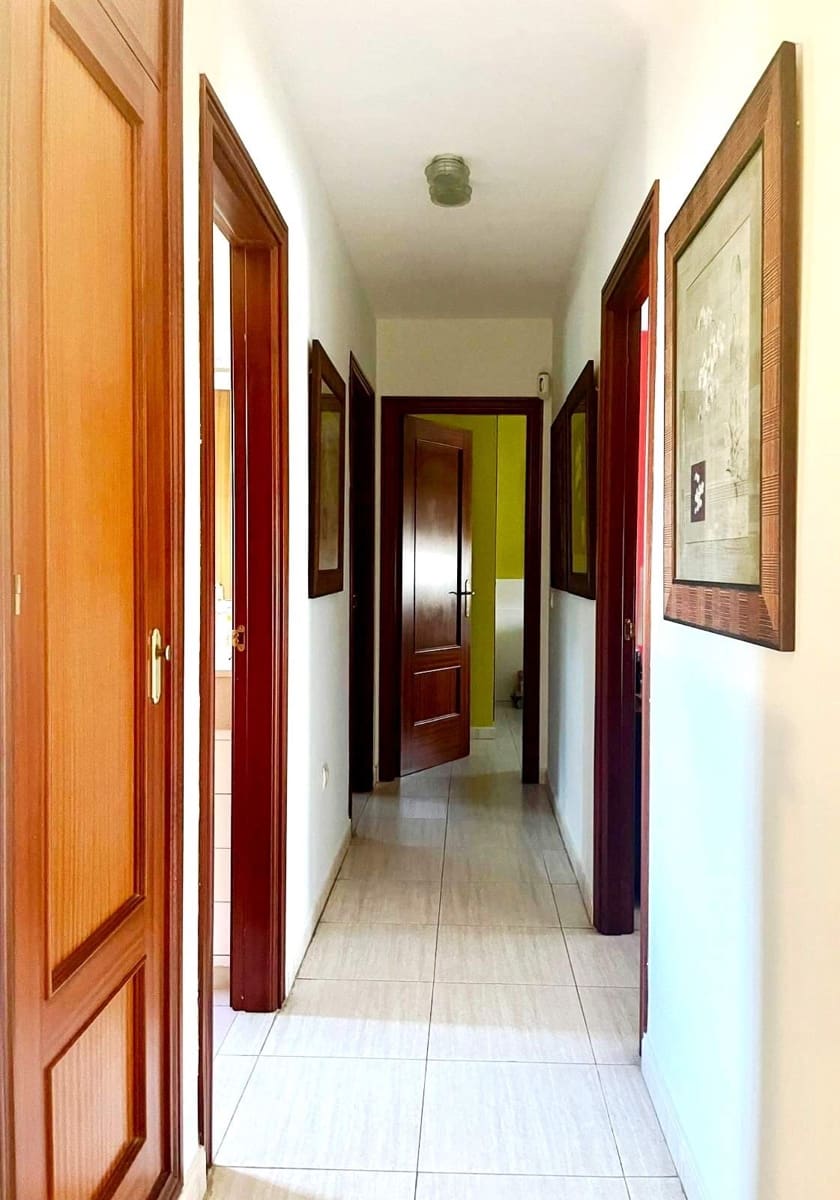 4 camera da letto Villa da affittare in Algeciras con piscina garage - 1.800 € (Rif: 9424451)