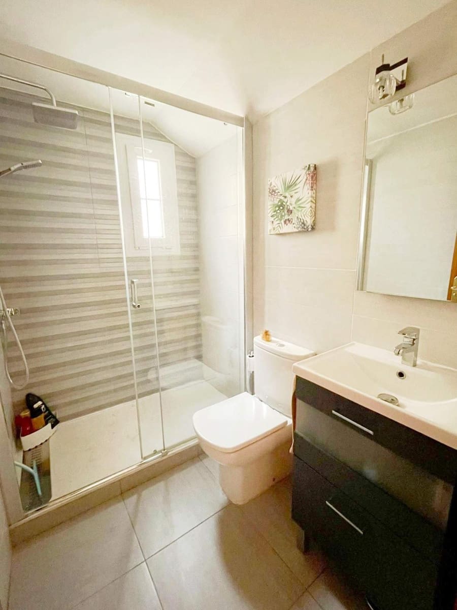 4 camera da letto Villa da affittare in Algeciras con piscina garage - 1.800 € (Rif: 9424451)