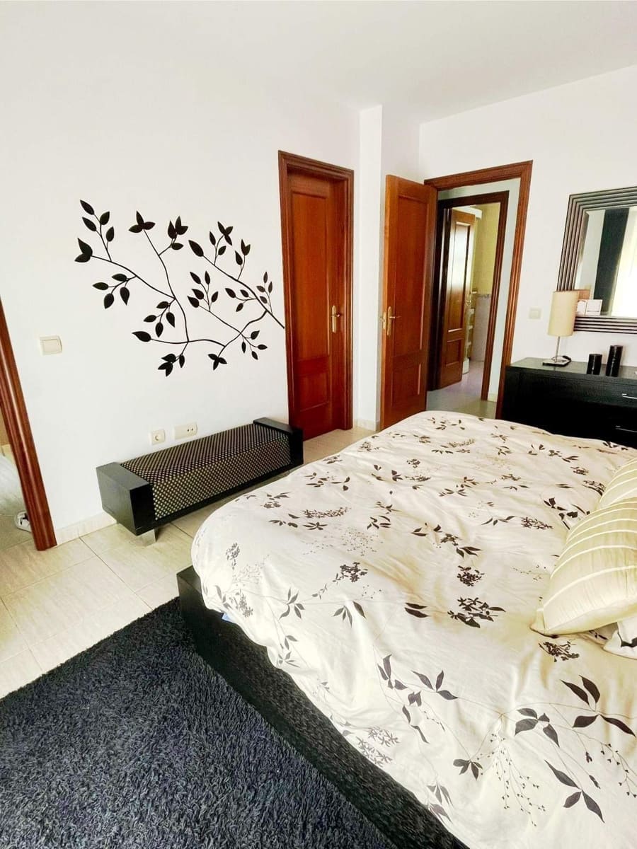 4 camera da letto Villa da affittare in Algeciras con piscina garage - 1.800 € (Rif: 9424451)
