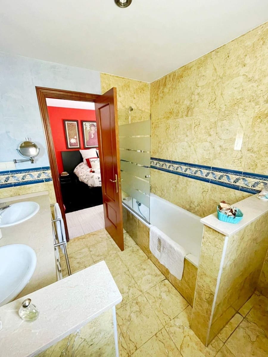 4 camera da letto Villa da affittare in Algeciras con piscina garage - 1.800 € (Rif: 9424451)