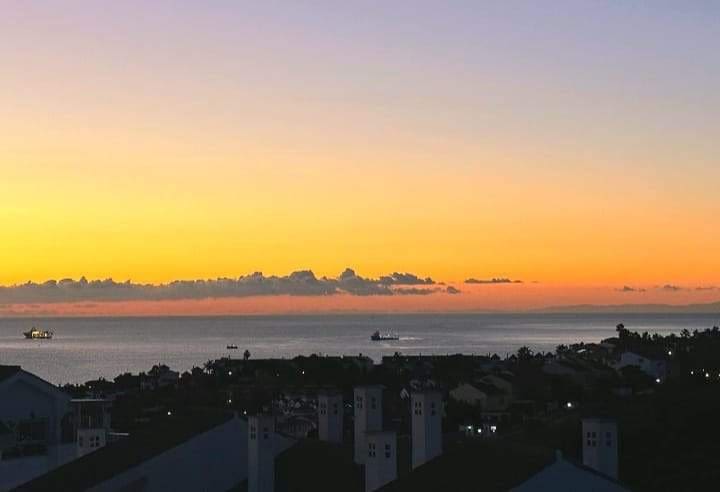 3 sovrum Lägenhet att hyra i La Alcaidesa med pool garage - 1 300 € (Ref: 9436588)