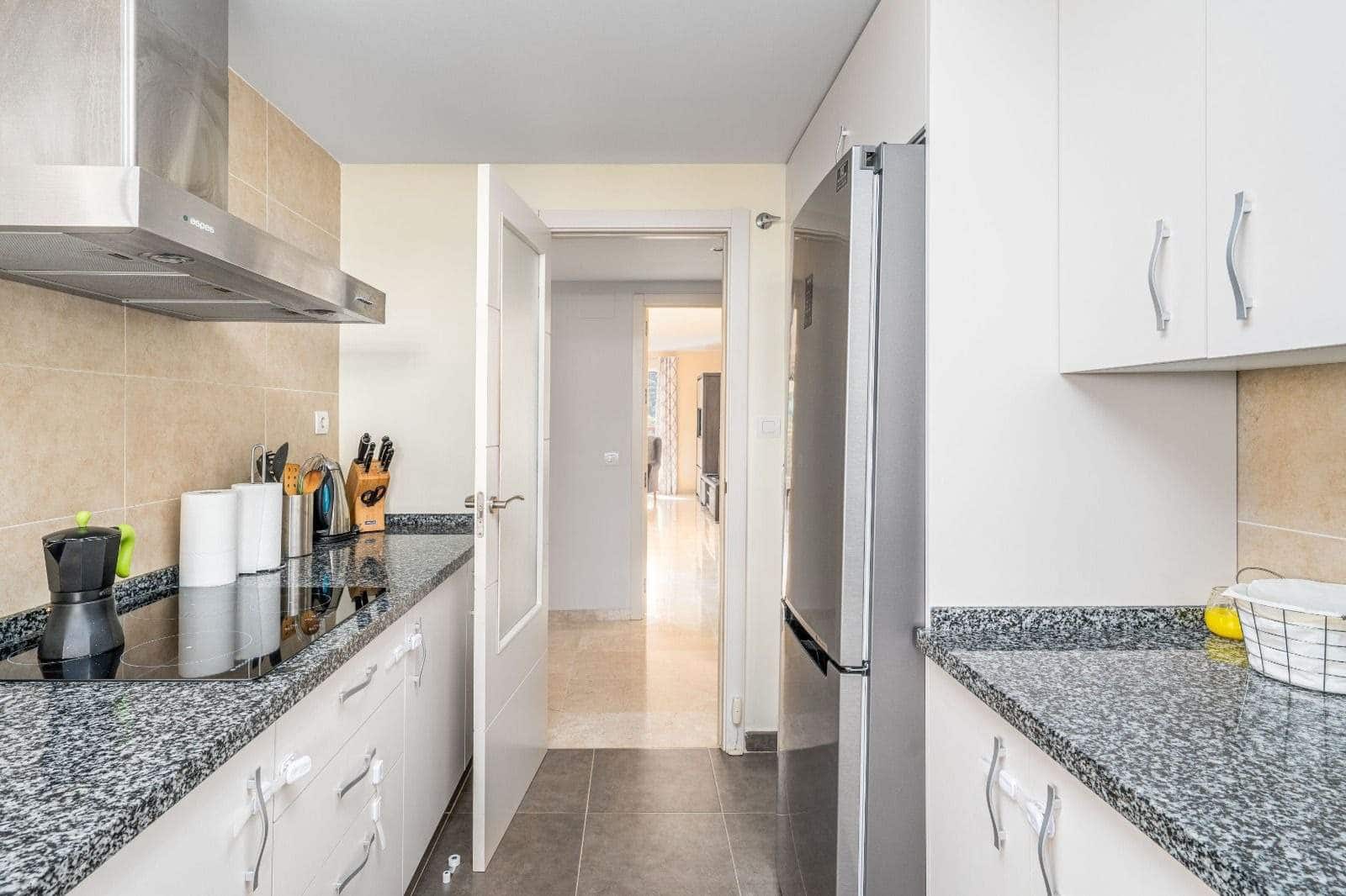 3 sovrum Lägenhet att hyra i La Alcaidesa med pool garage - 1 300 € (Ref: 9436588)