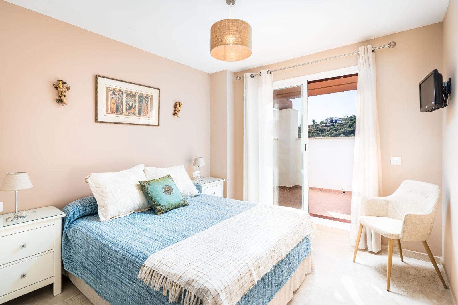 3 sovrum Lägenhet att hyra i La Alcaidesa med pool garage - 1 300 € (Ref: 9436588)