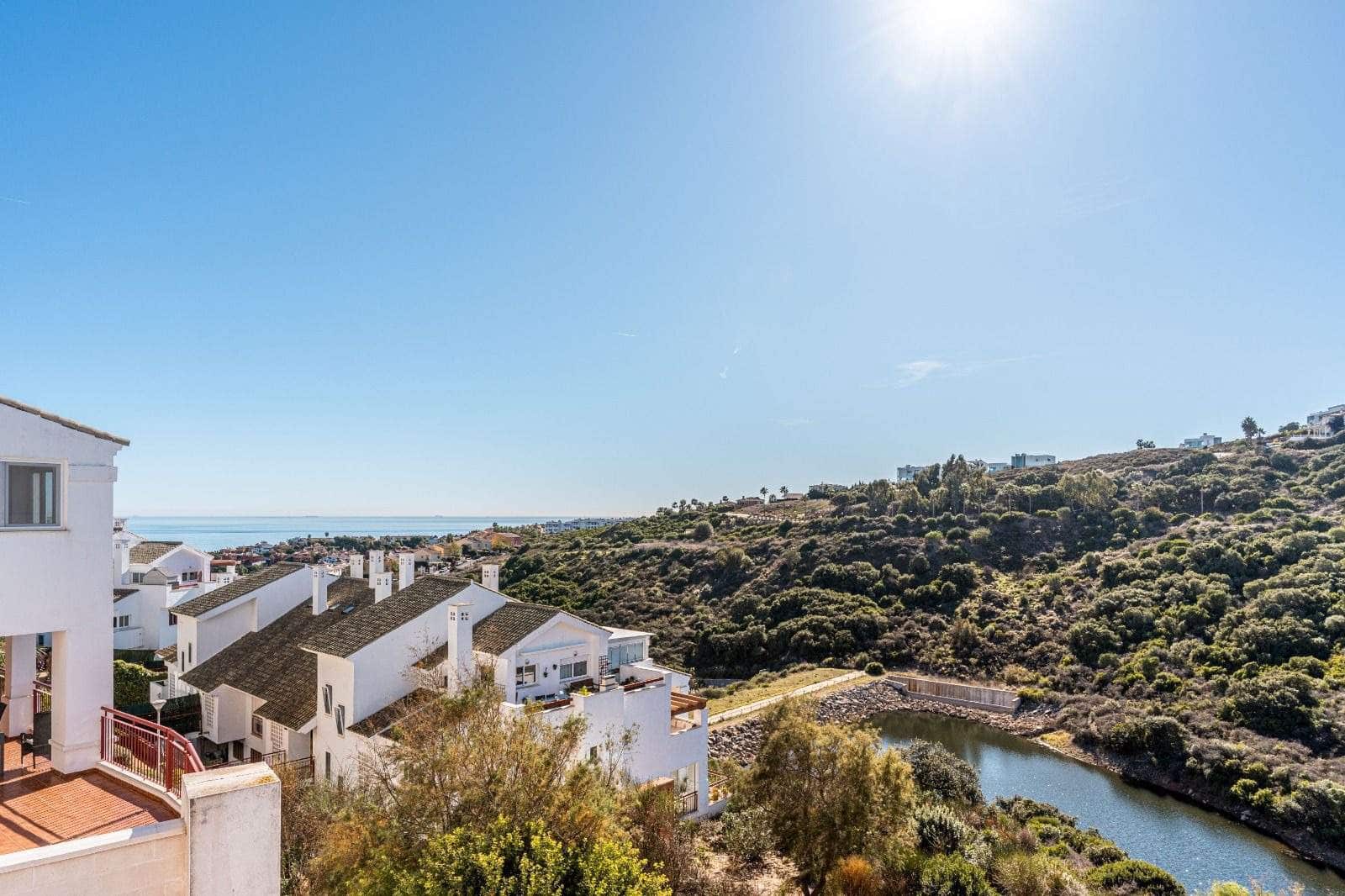 3 sovrum Lägenhet att hyra i La Alcaidesa med pool garage - 1 300 € (Ref: 9436588)