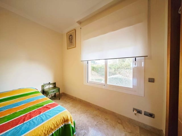 2 bedroom Apartment for sale in La Alcaidesa with pool - € 298,000 (Ref: 9439013)