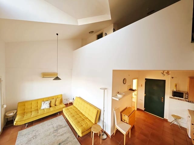 2 slaapkamer Penthouse te huur in La Línea de la Concepción met zwembad - € 950 (Ref: 9439014)