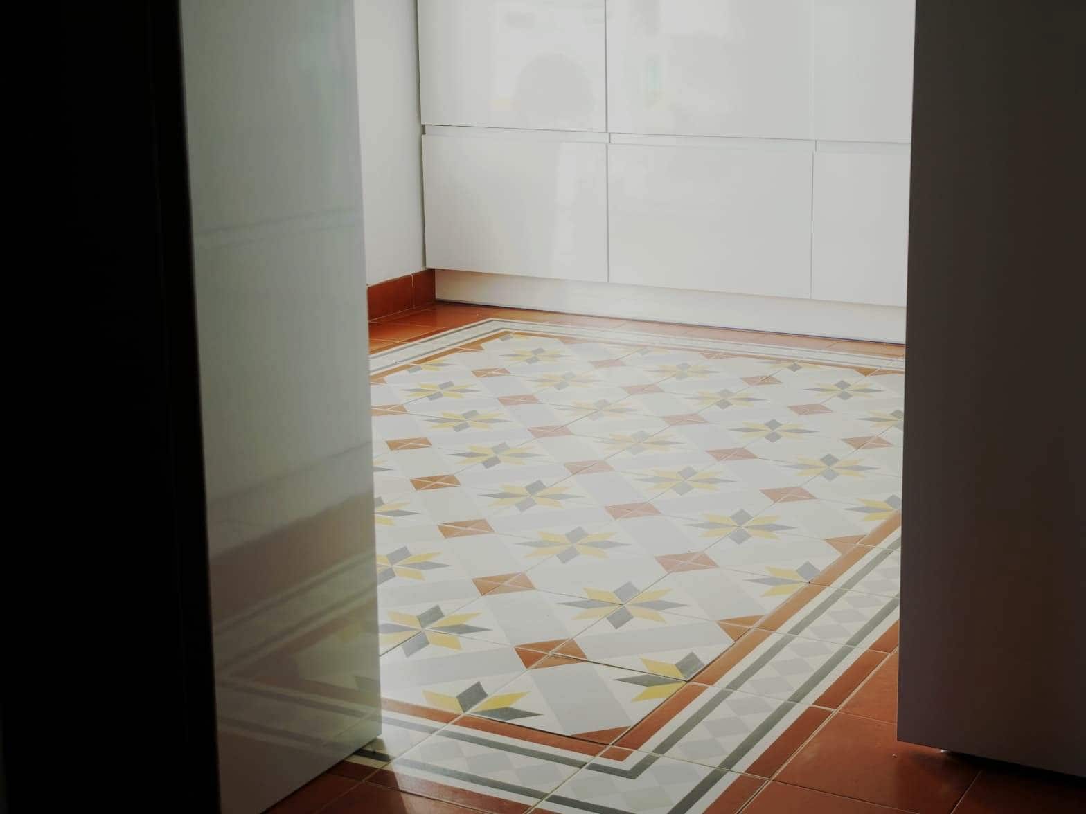 5 slaapkamer Villa te koop in La Linea de la Concepcion met zwembad garage - € 760.000 (Ref: 9441120)