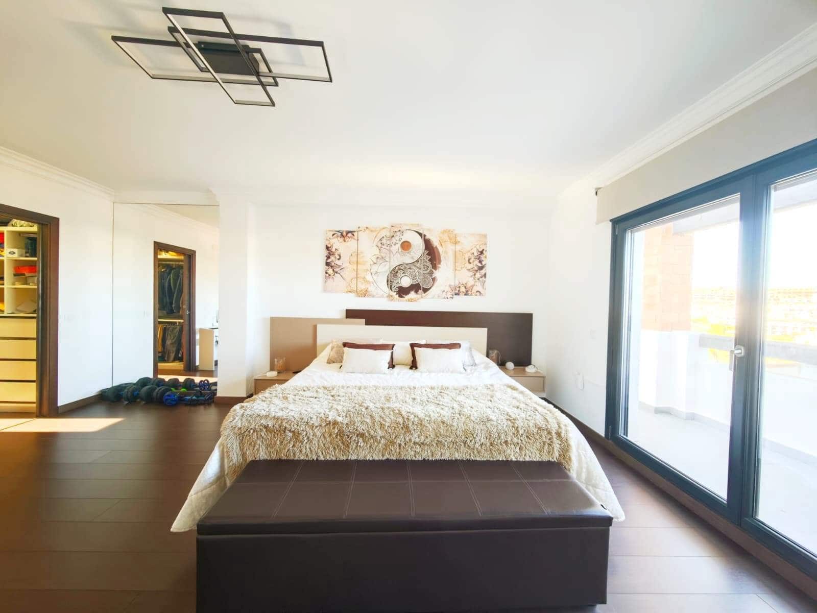 5 slaapkamer Villa te koop in La Linea de la Concepcion met zwembad garage - € 760.000 (Ref: 9441120)