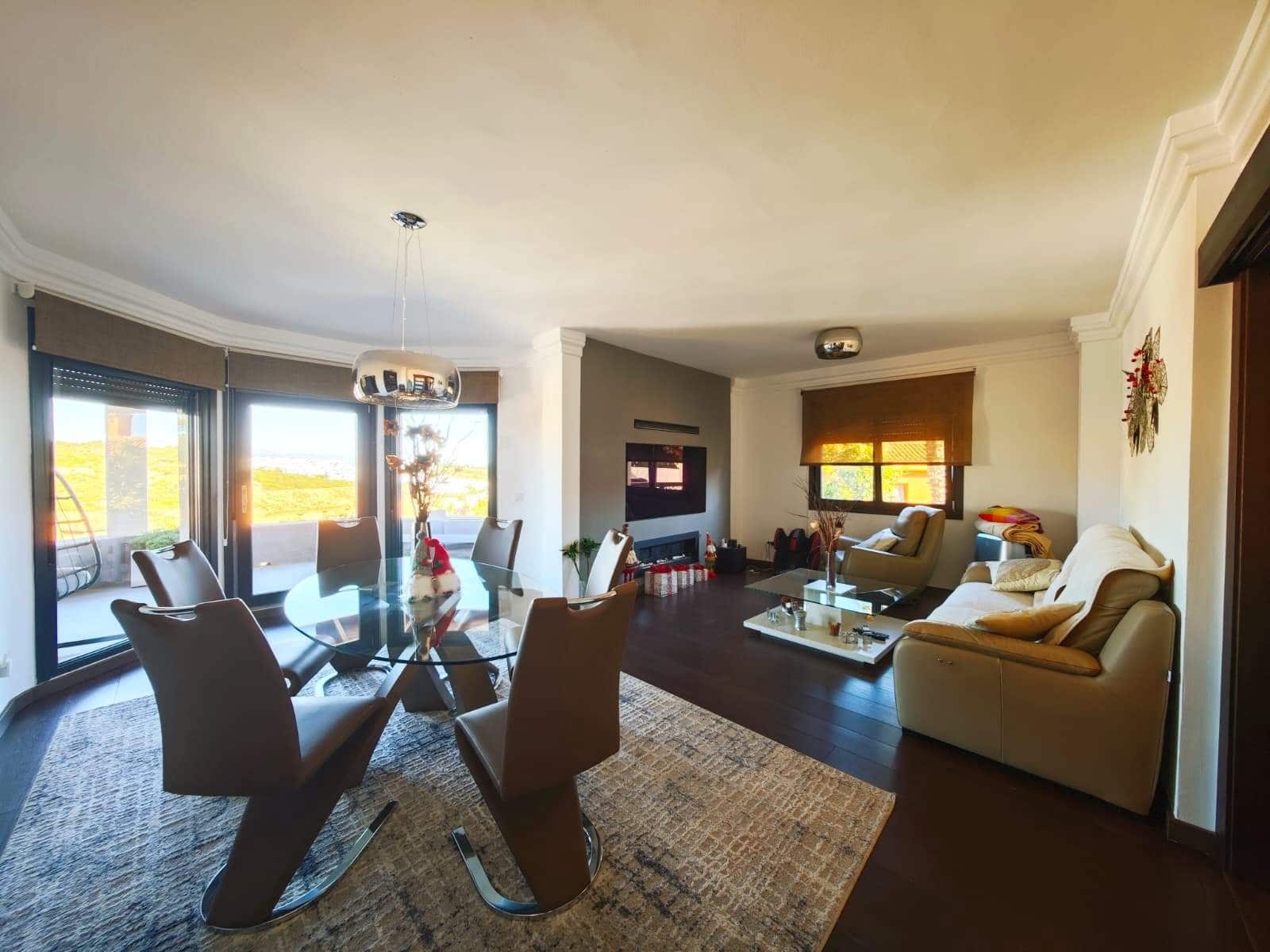 5 slaapkamer Villa te koop in La Linea de la Concepcion met zwembad garage - € 760.000 (Ref: 9441120)