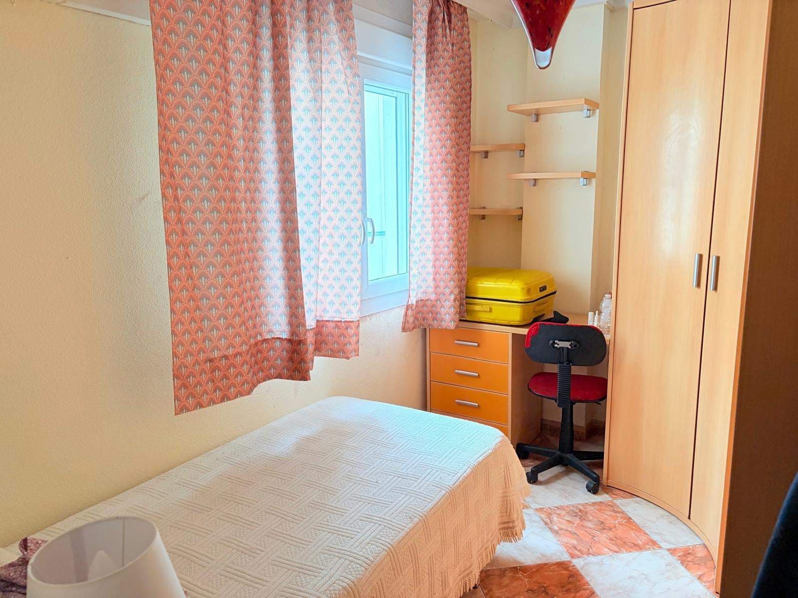 3 Zimmer Wohnung zu vermieten in La Linea de la Concepcion - 800 € (Ref: 9452150)