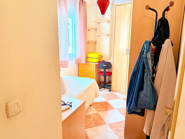 Appartement de 3 chambres à louer à Centro - San Felipe - Huerta Fava, La Línea de la Concepción - 800 € (Ref: 9452150)