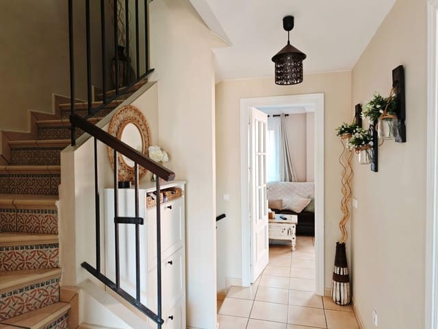 4 camera da letto Villetta a Schiera in vendita in Algeciras con garage - 240.000 € (Rif: 9467905)