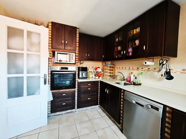 4 camera da letto Villetta a Schiera in vendita in Algeciras con garage - 240.000 € (Rif: 9467905)