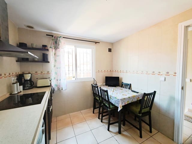 4 camera da letto Villetta a Schiera in vendita in Algeciras con garage - 240.000 € (Rif: 9467905)