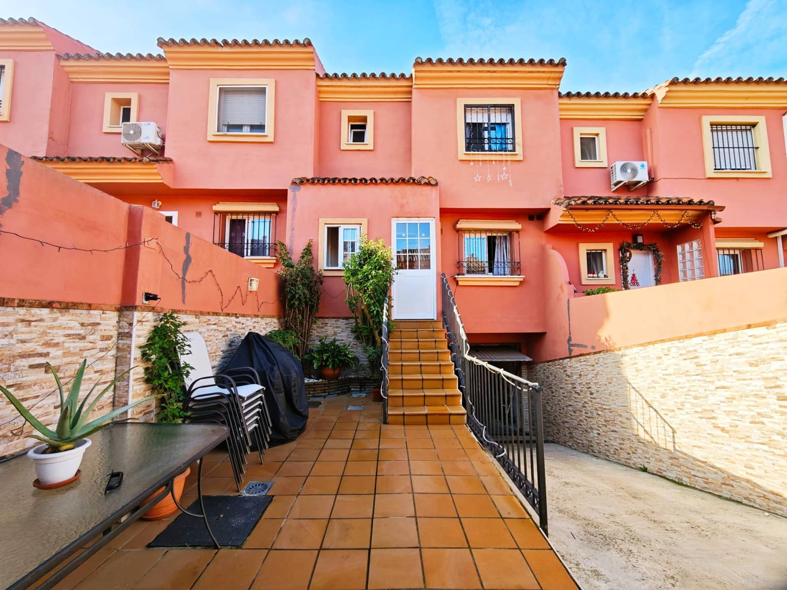 4 camera da letto Villetta a Schiera in vendita in Algeciras con garage - 240.000 € (Rif: 9467905)