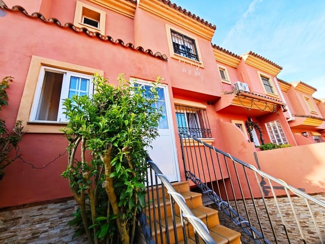 4 camera da letto Villetta a Schiera in vendita in Algeciras con garage - 240.000 € (Rif: 9467905)