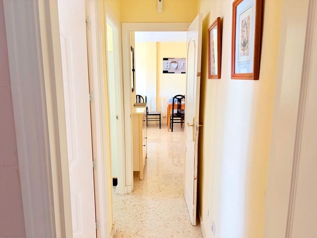 2 makuuhuone Huoneisto myytävänä paikassa Manilva mukana uima-altaan - 200 000 € (Ref: 9467906)