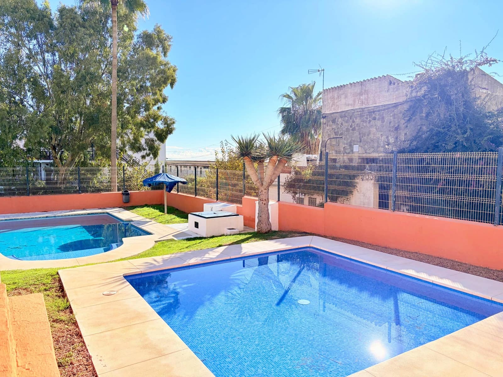 2 makuuhuone Huoneisto myytävänä paikassa Manilva mukana uima-altaan - 200 000 € (Ref: 9467906)