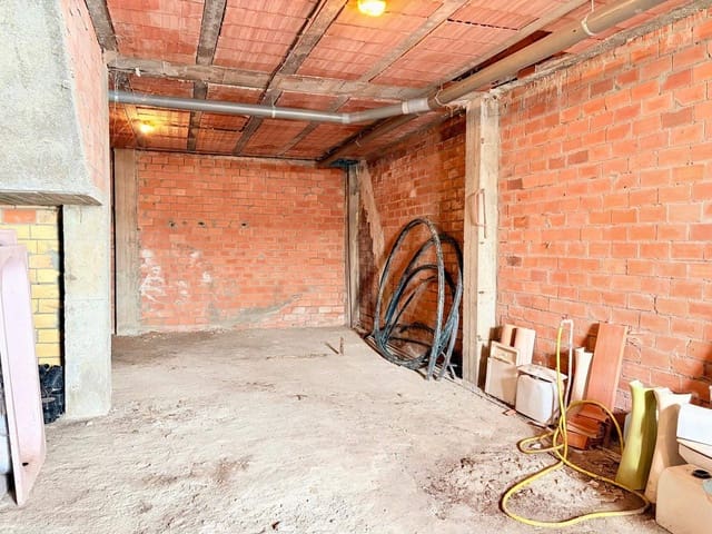 Commercial for sale in La Línea de la Concepción - € 65,000 (Ref: 9468511)