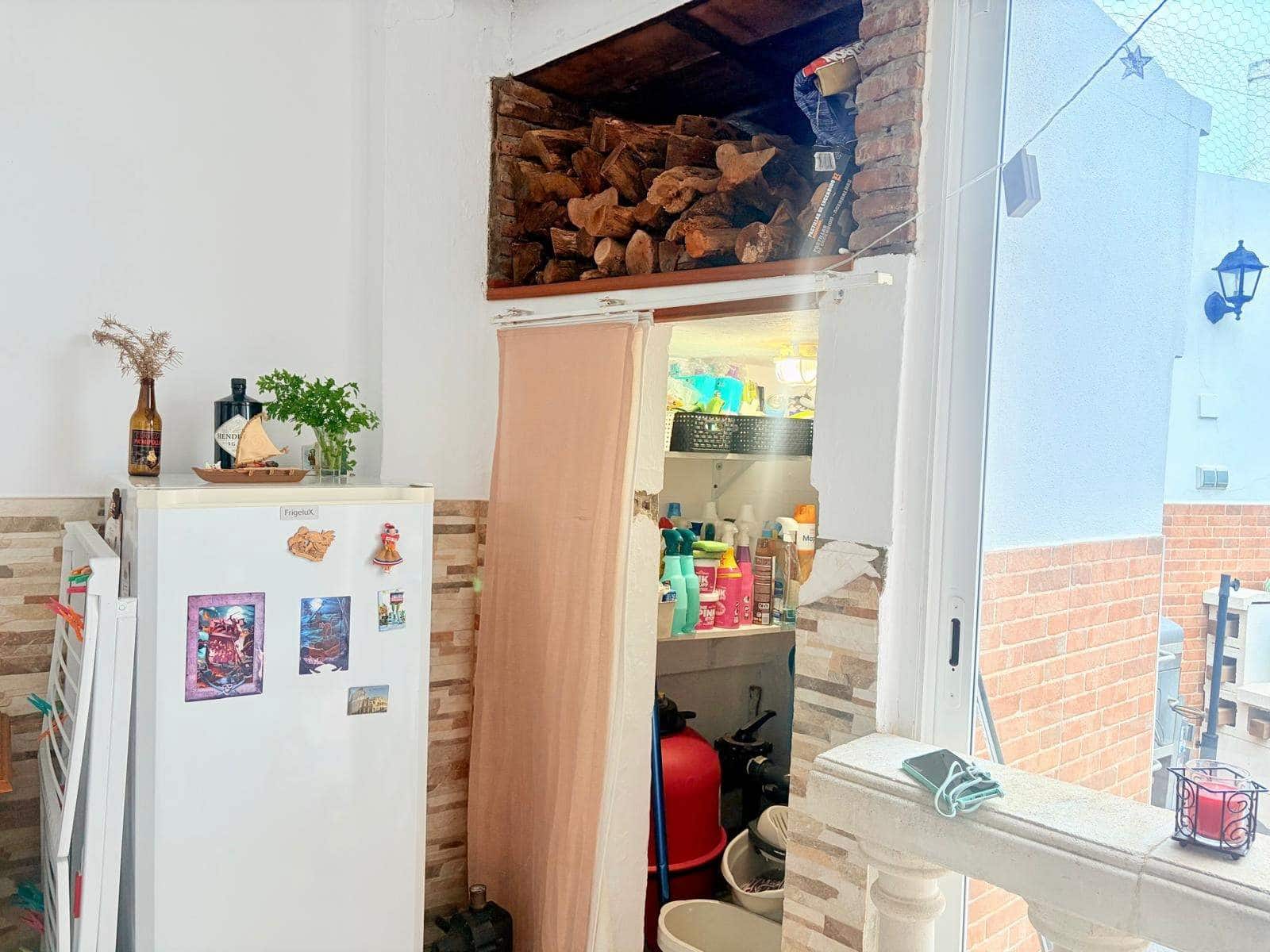 5 bedroom Townhouse for sale in La Linea de la Concepcion with pool garage - € 510,000 (Ref: 9470801)